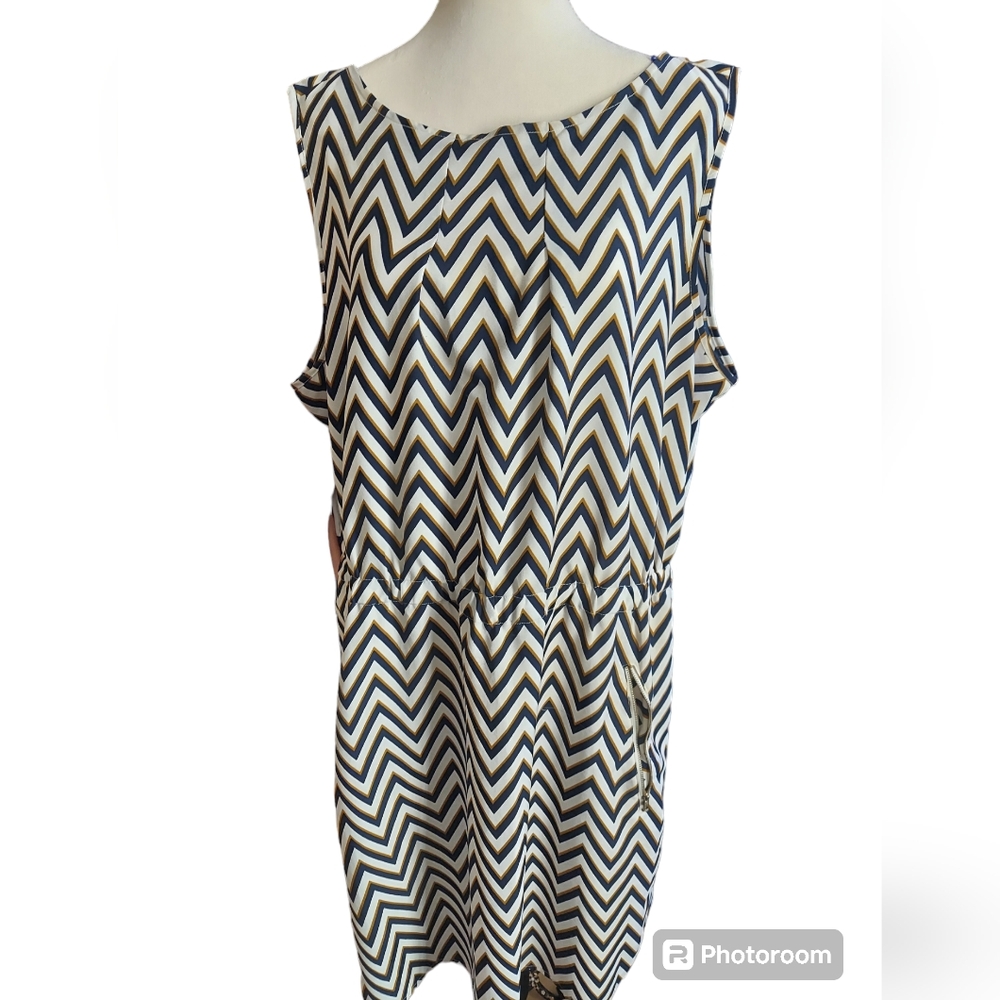 EUC - Chevron Dress